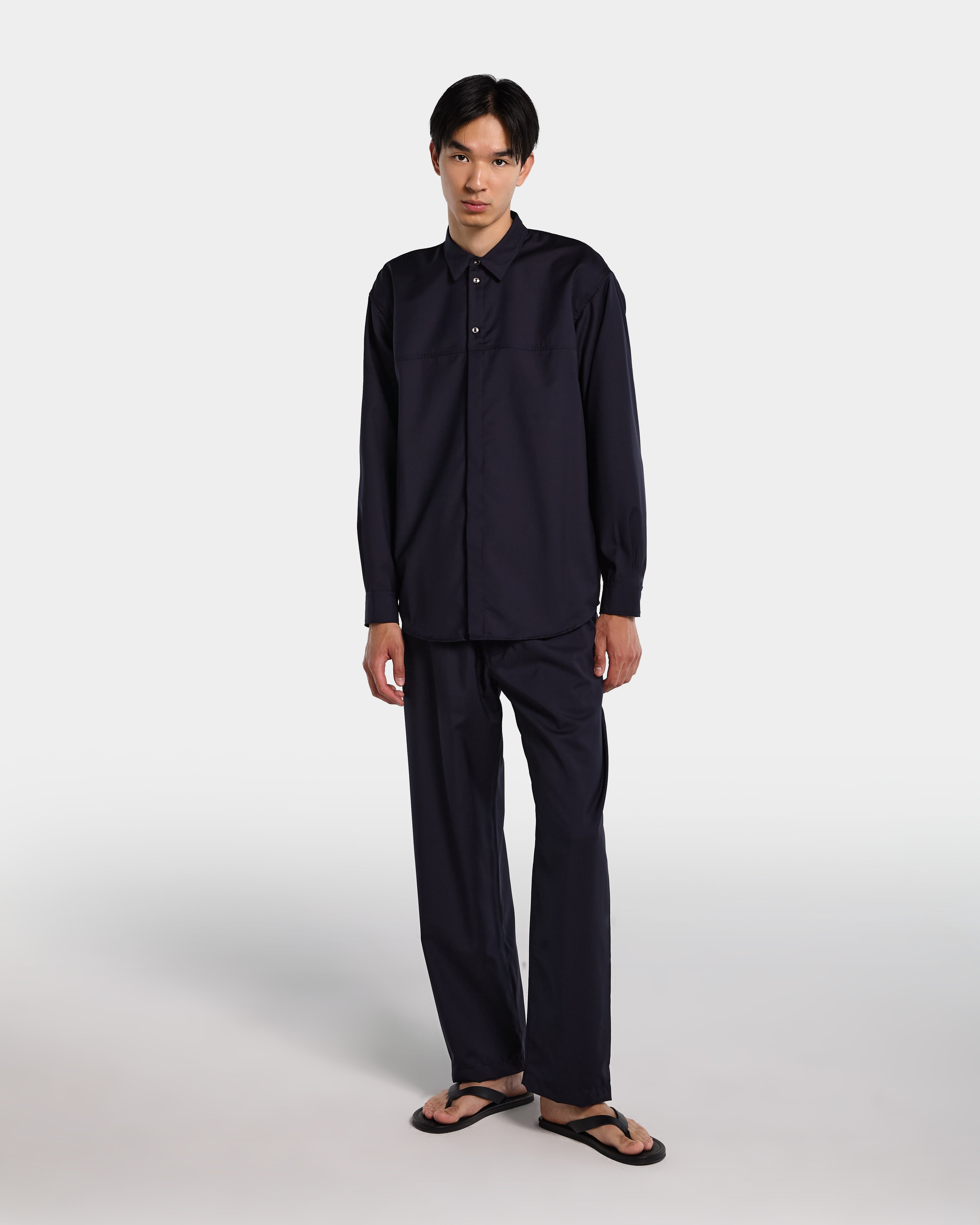 Overshirt in frescolana blu navy con maniche lunghe