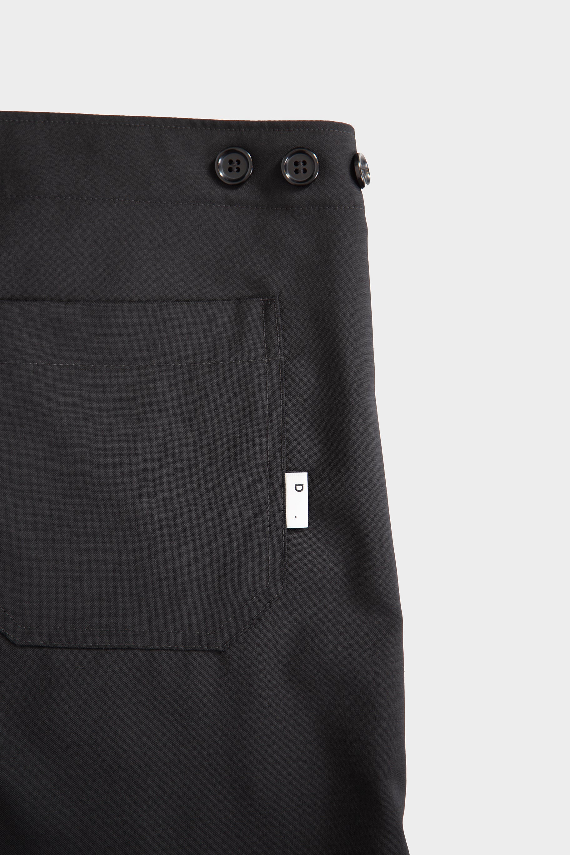 Pantalone nero in frescolana con vita regolabile