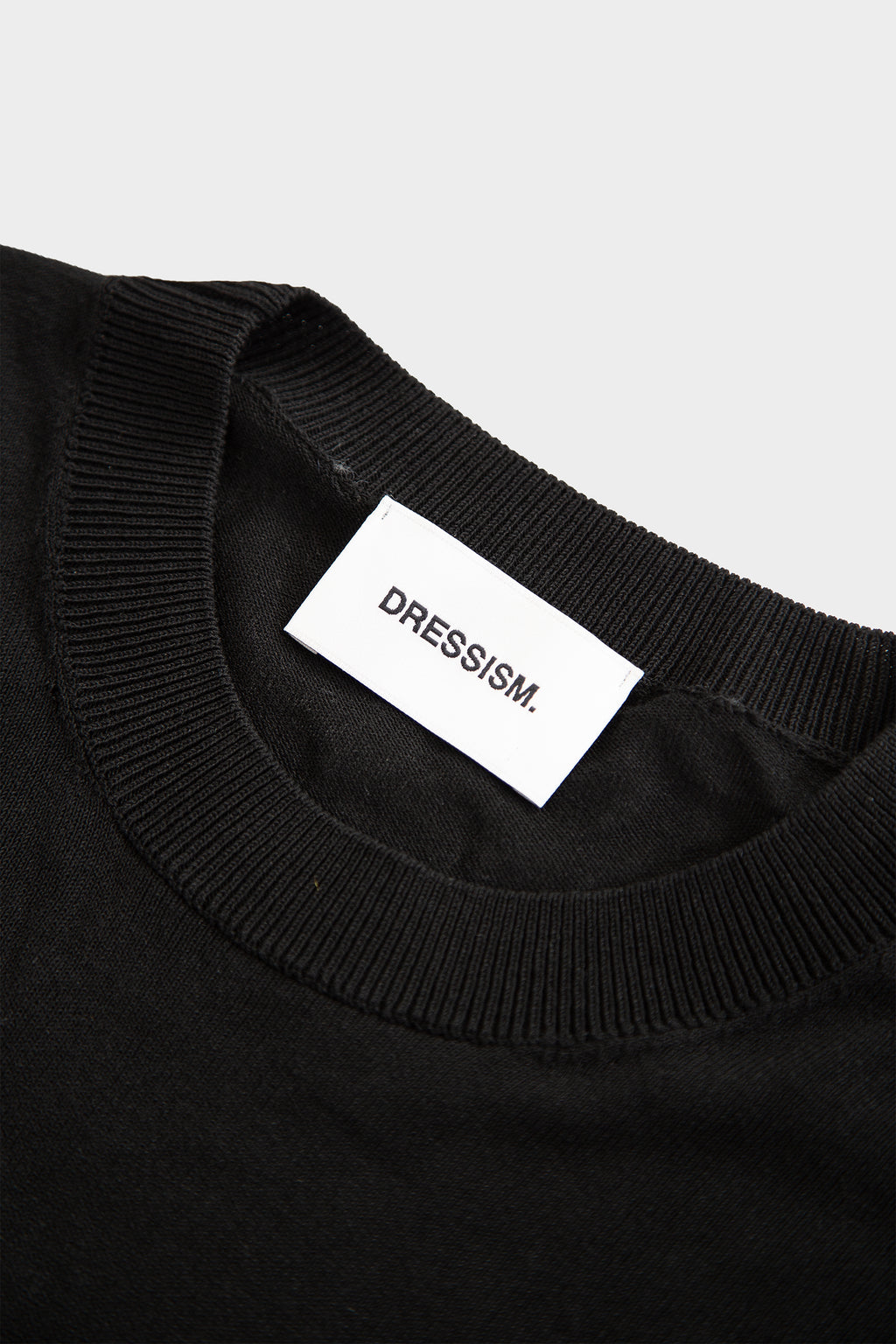 T-shirt nera in viscosa