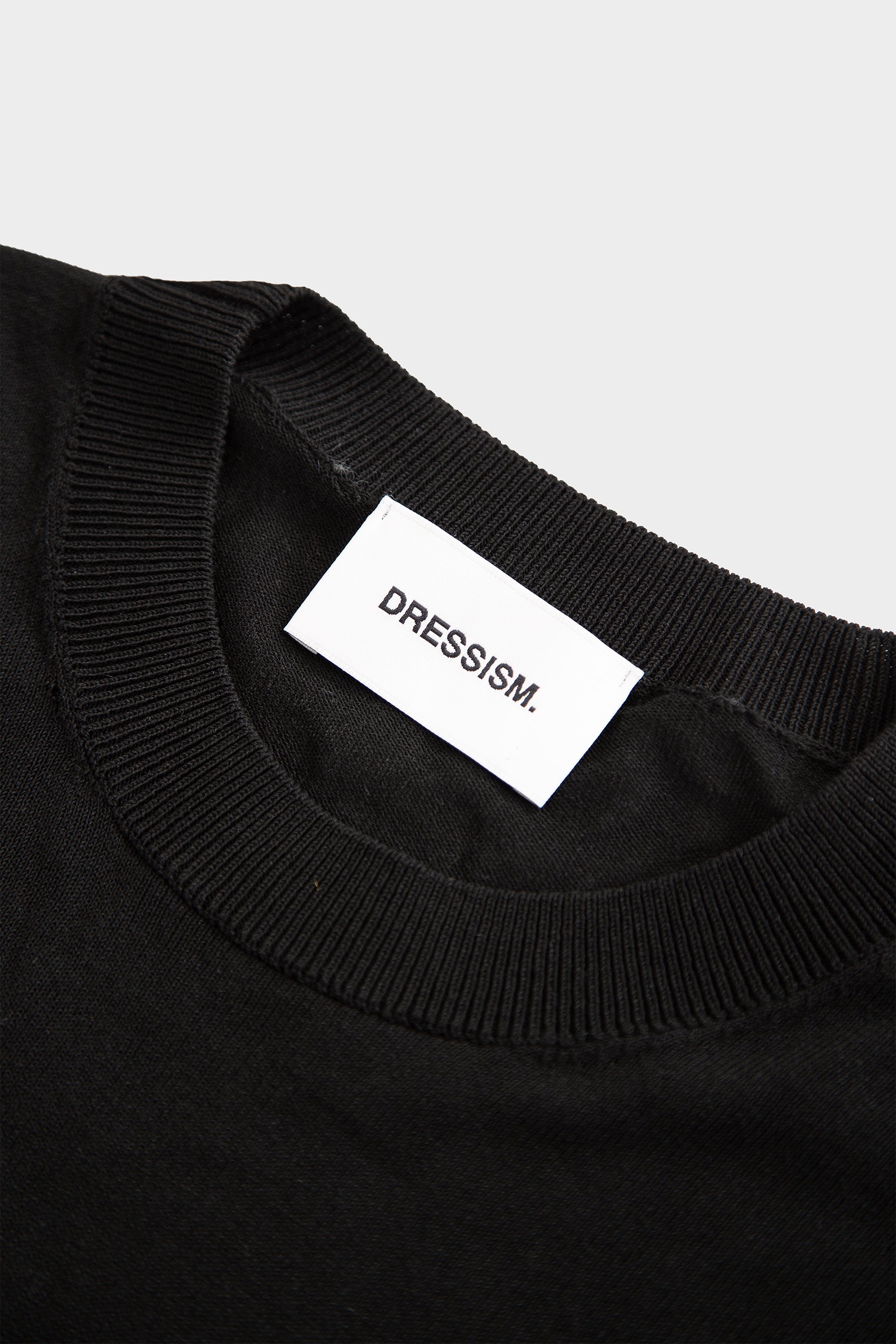 T-shirt nera in viscosa