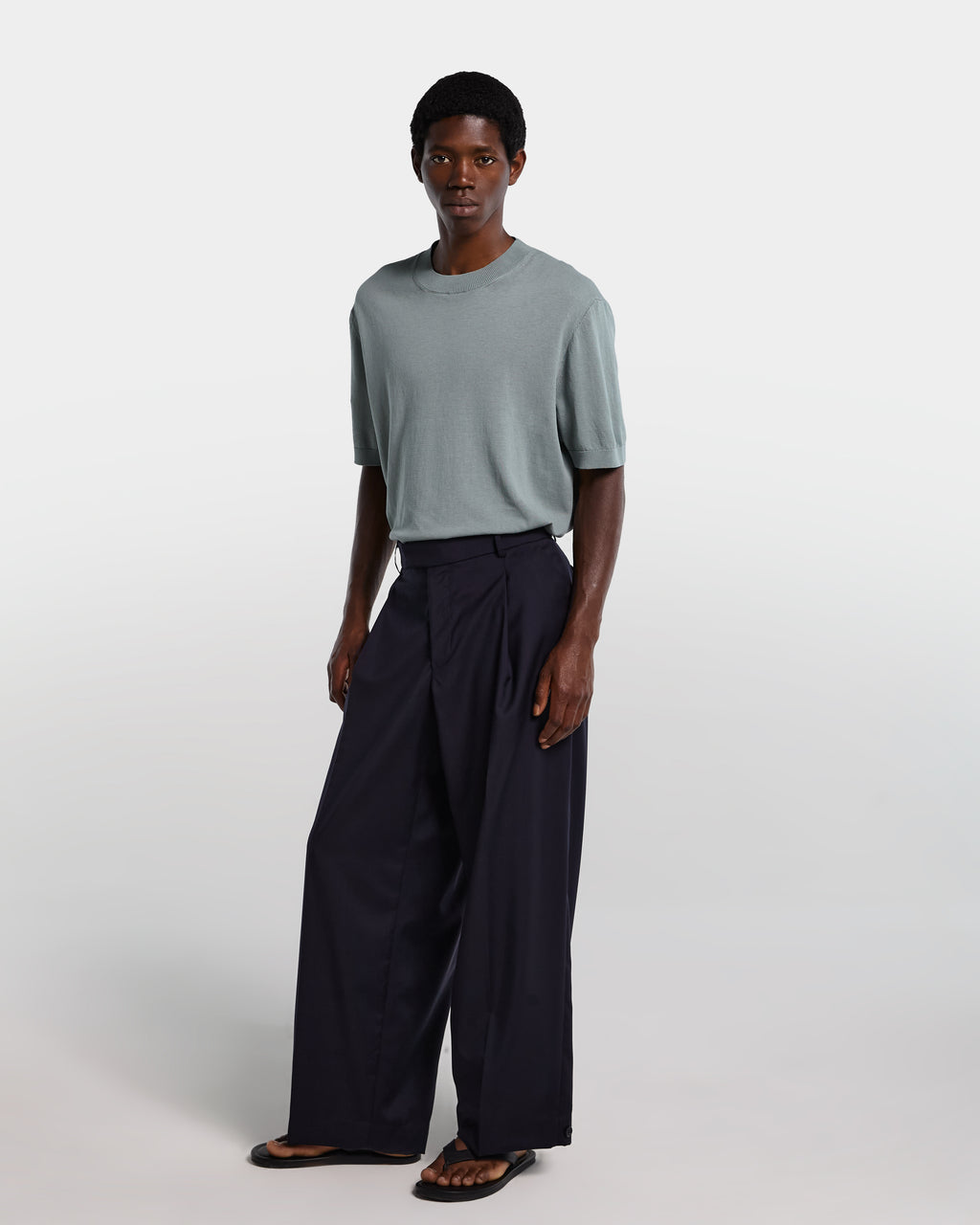 Pantalone blu navy in frescolana con vita regolabile