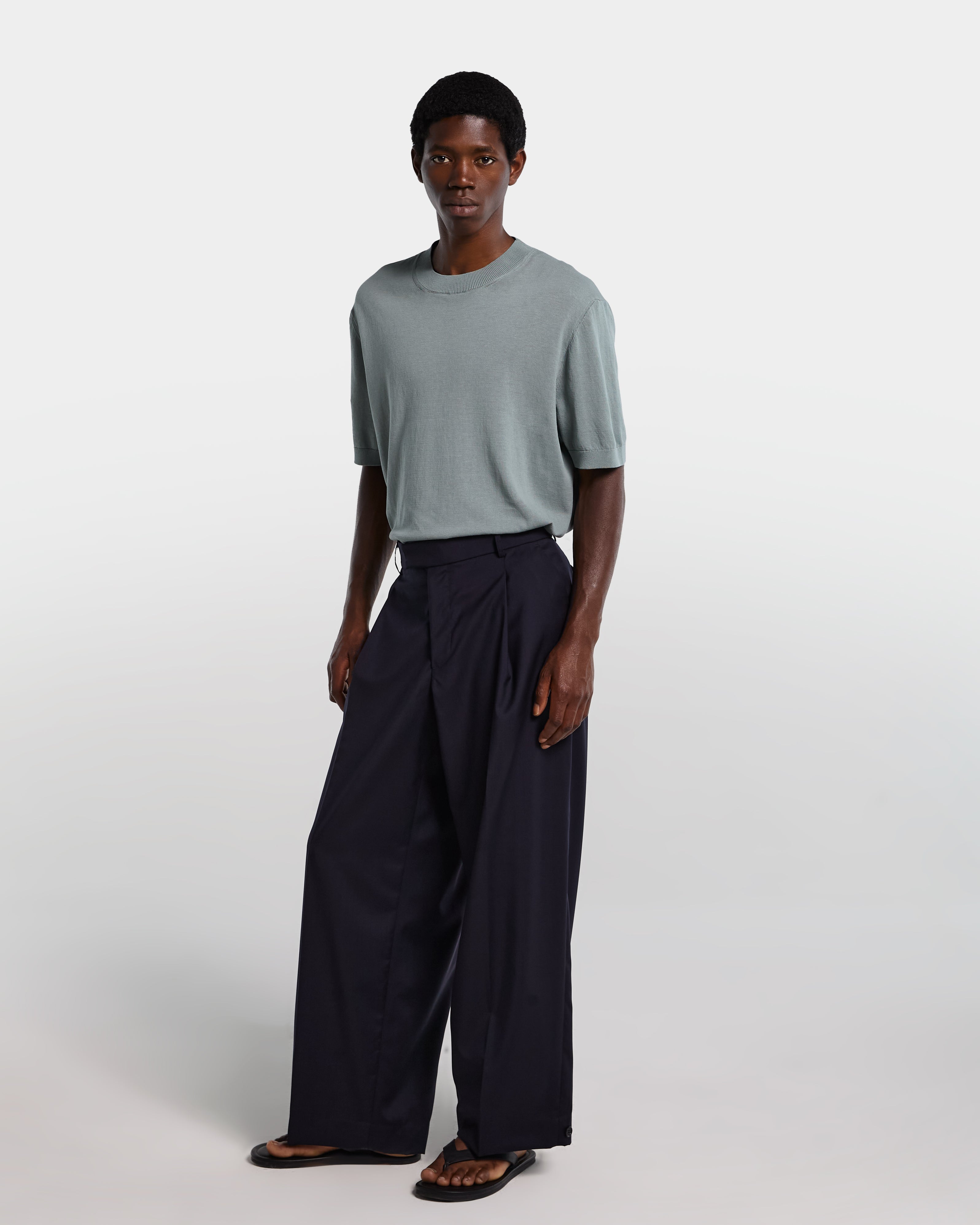 Pantalone blu navy in frescolana con vita regolabile