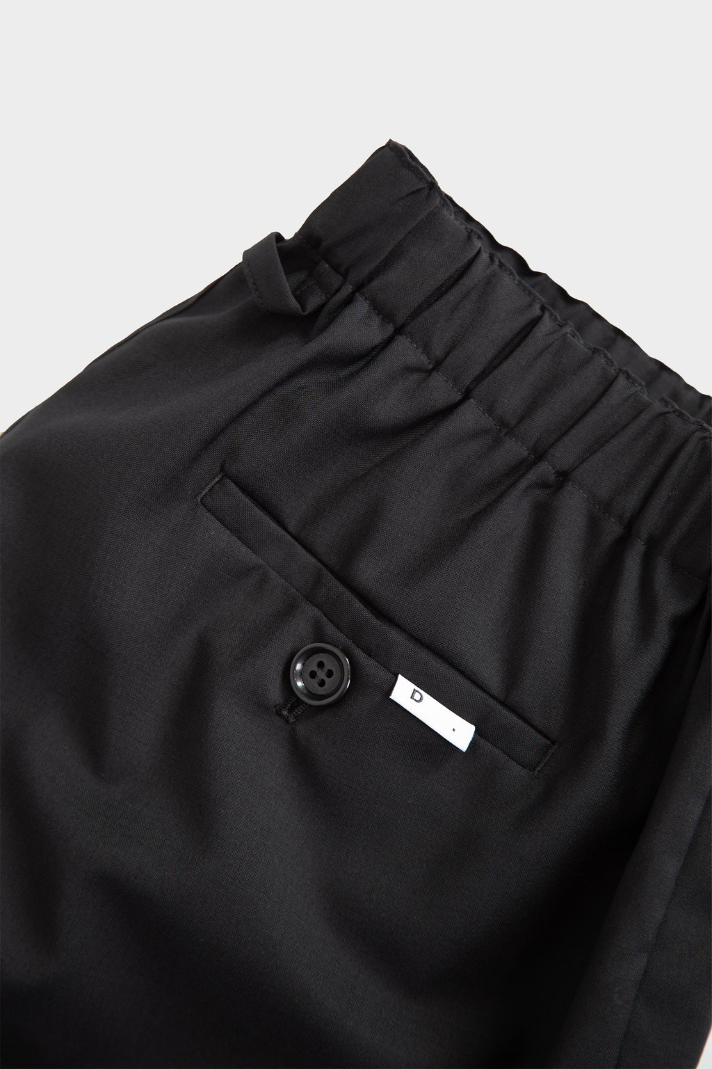 Pantalone nero loose fit in frescolana