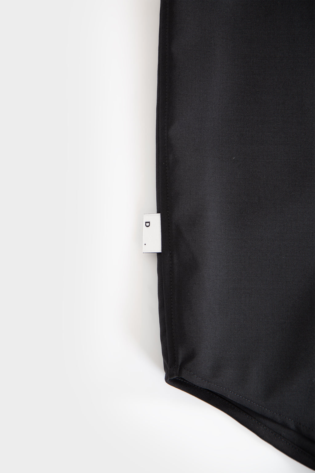 Overshirt nera in frescolana con maniche lunghe