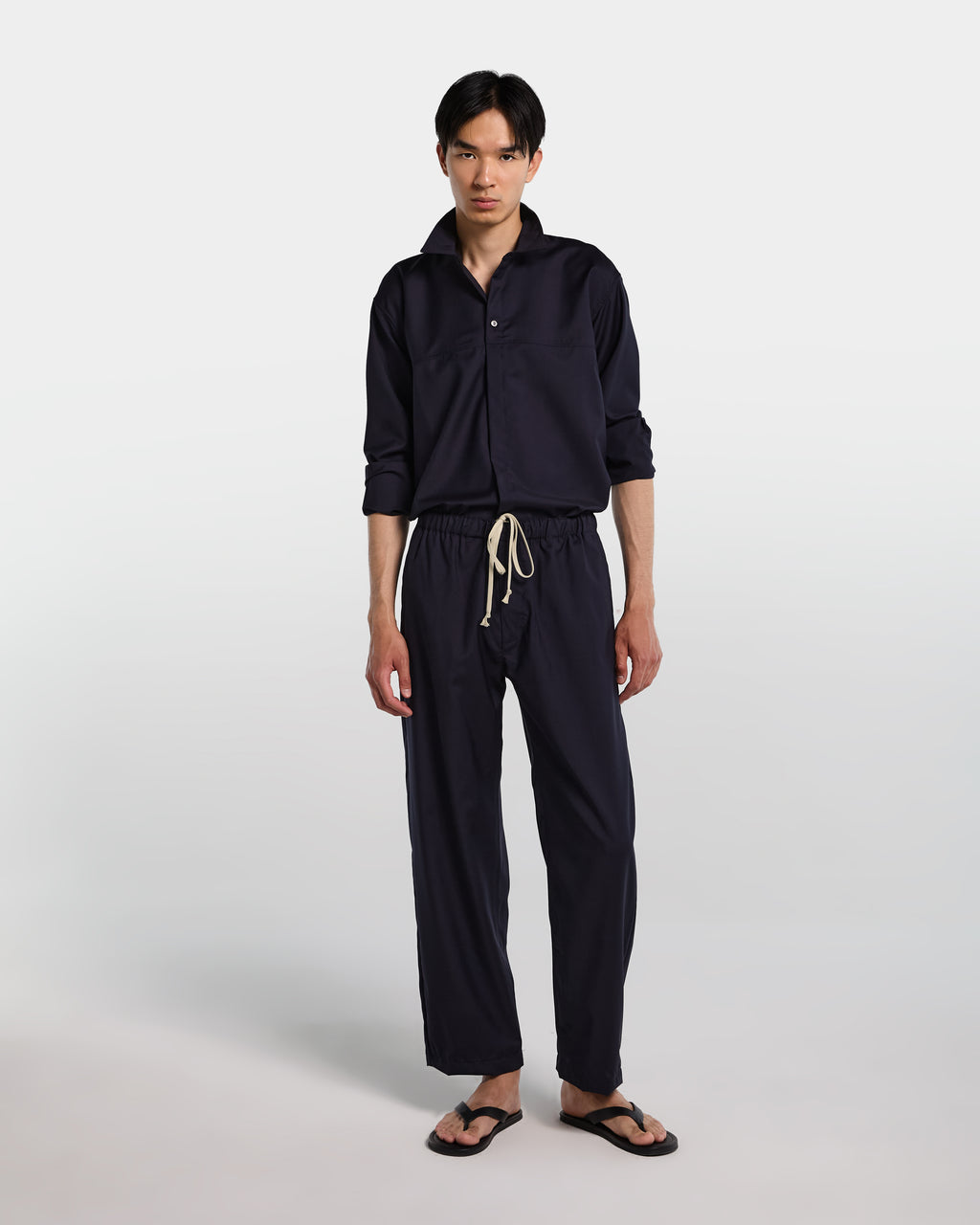 Pantalone loose fit in frescolana blu navy con elastico in vita e coulisse