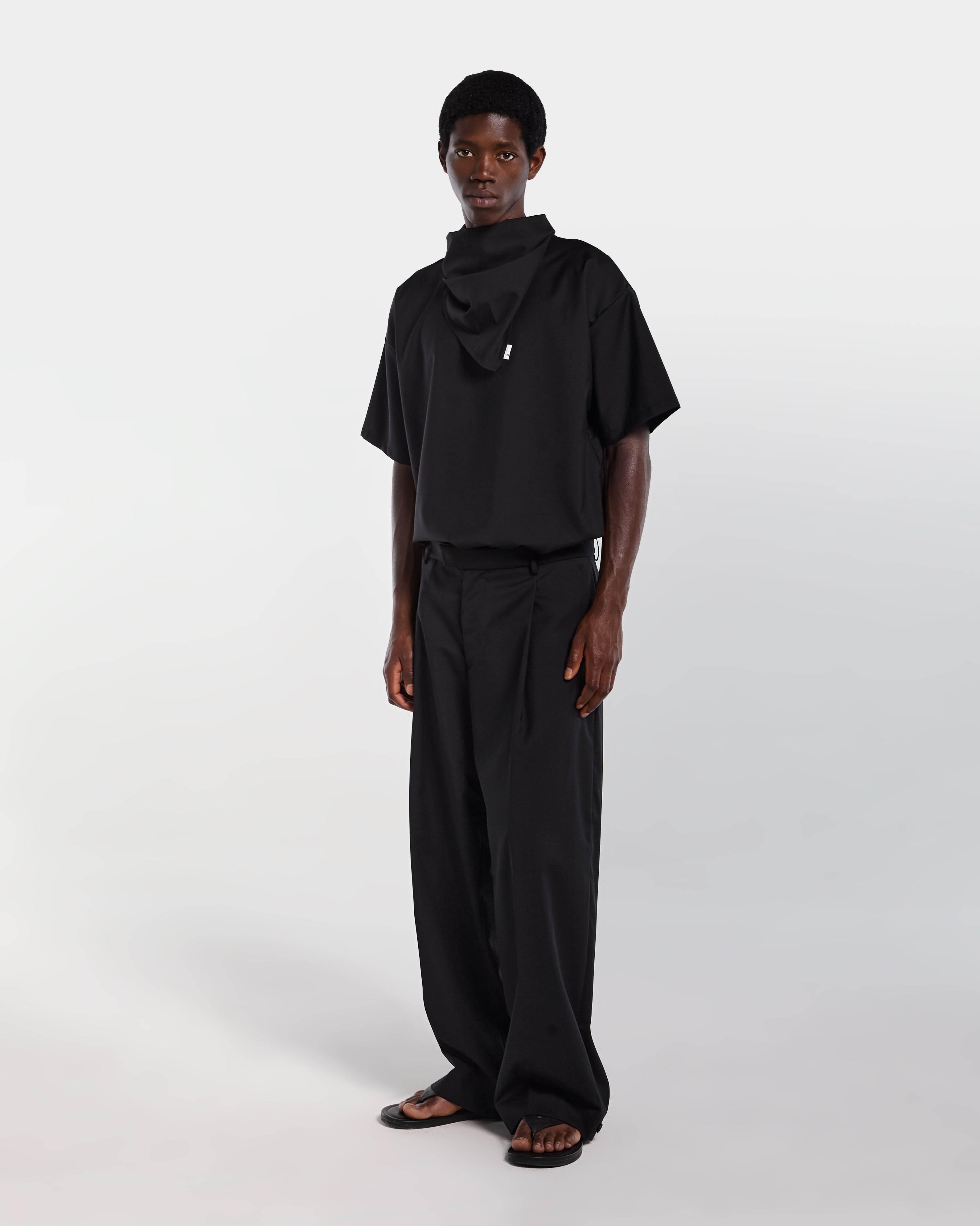 Pantalone nero in frescolana