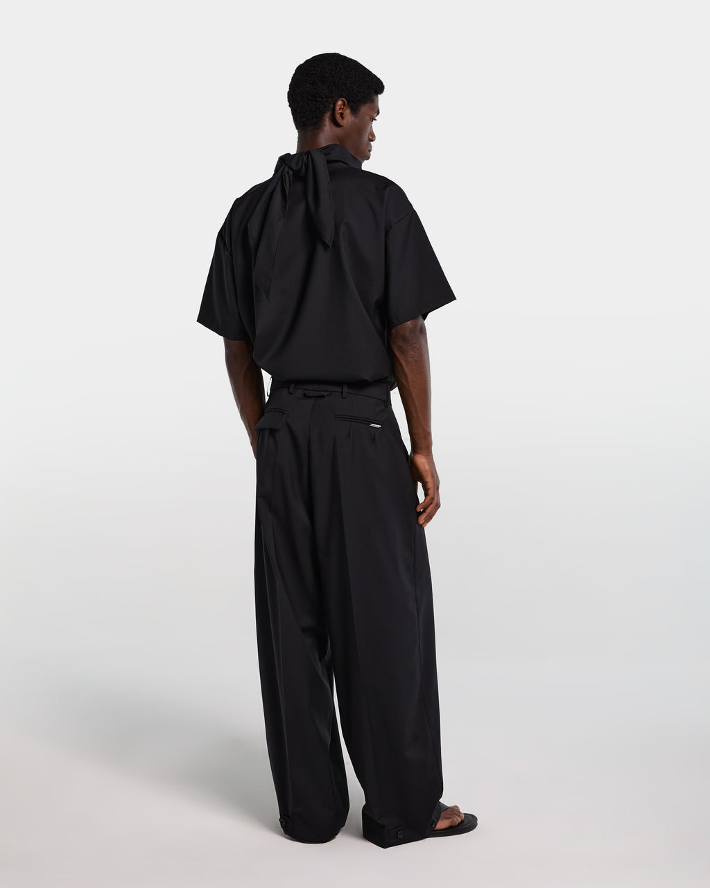 Pantalone nero in frescolana