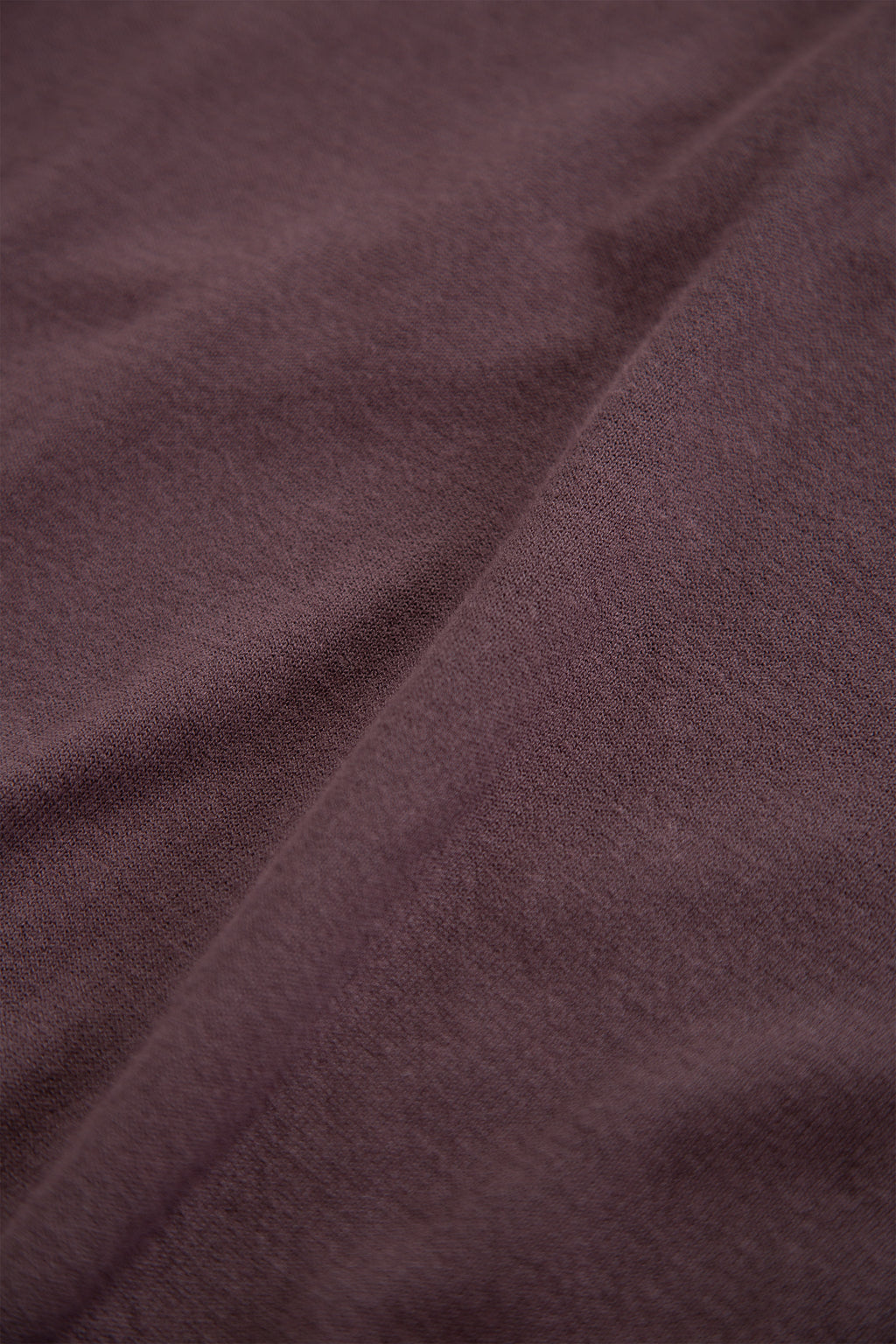 Polo in cotone marrone con collo aperto