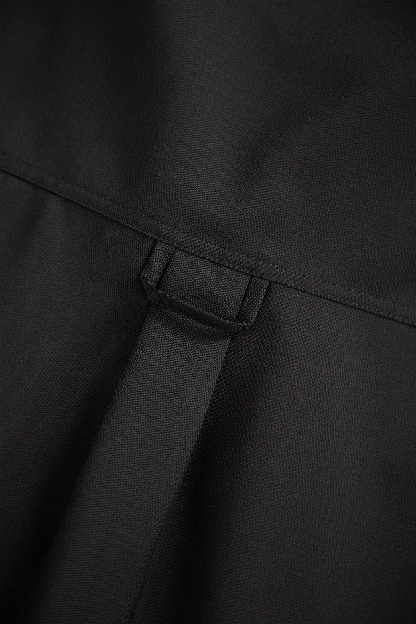 Camicia nera in frescolana con zip