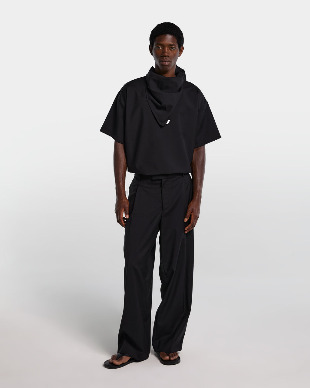 Pantalone nero in frescolana