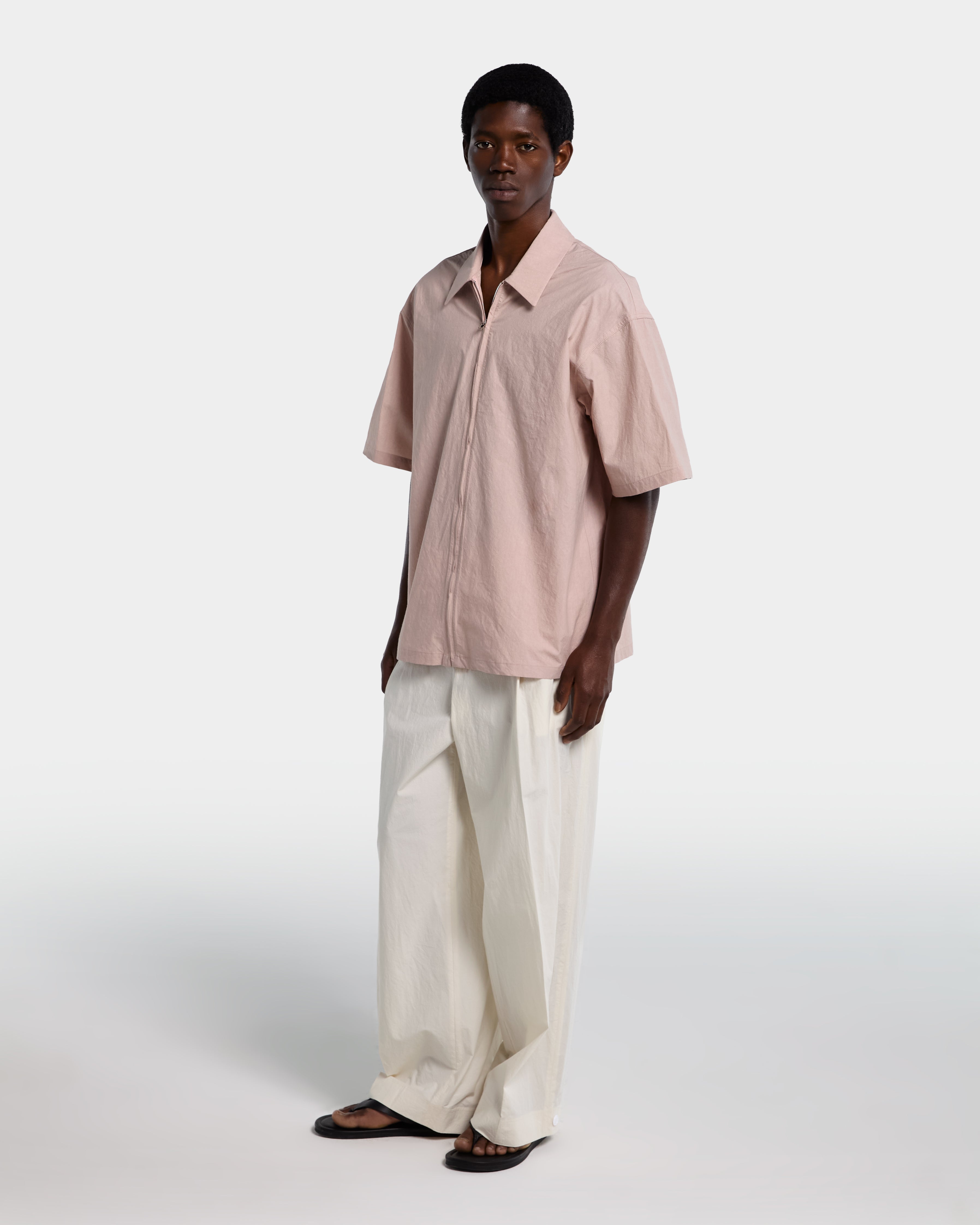 Camicia in popeline rosa con zip e maniche corte