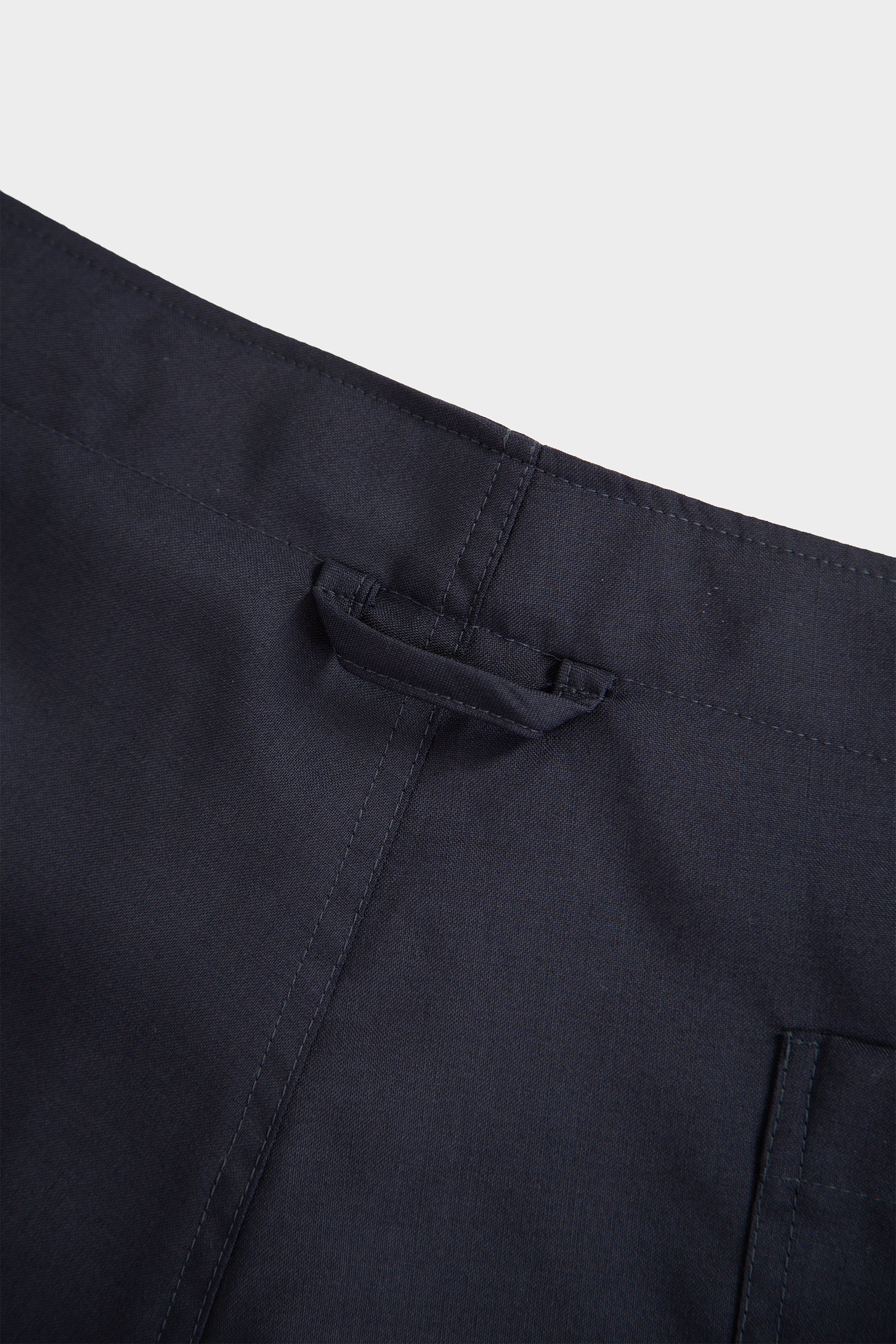 Pantalone in frescolana blu navy con vita regolabile