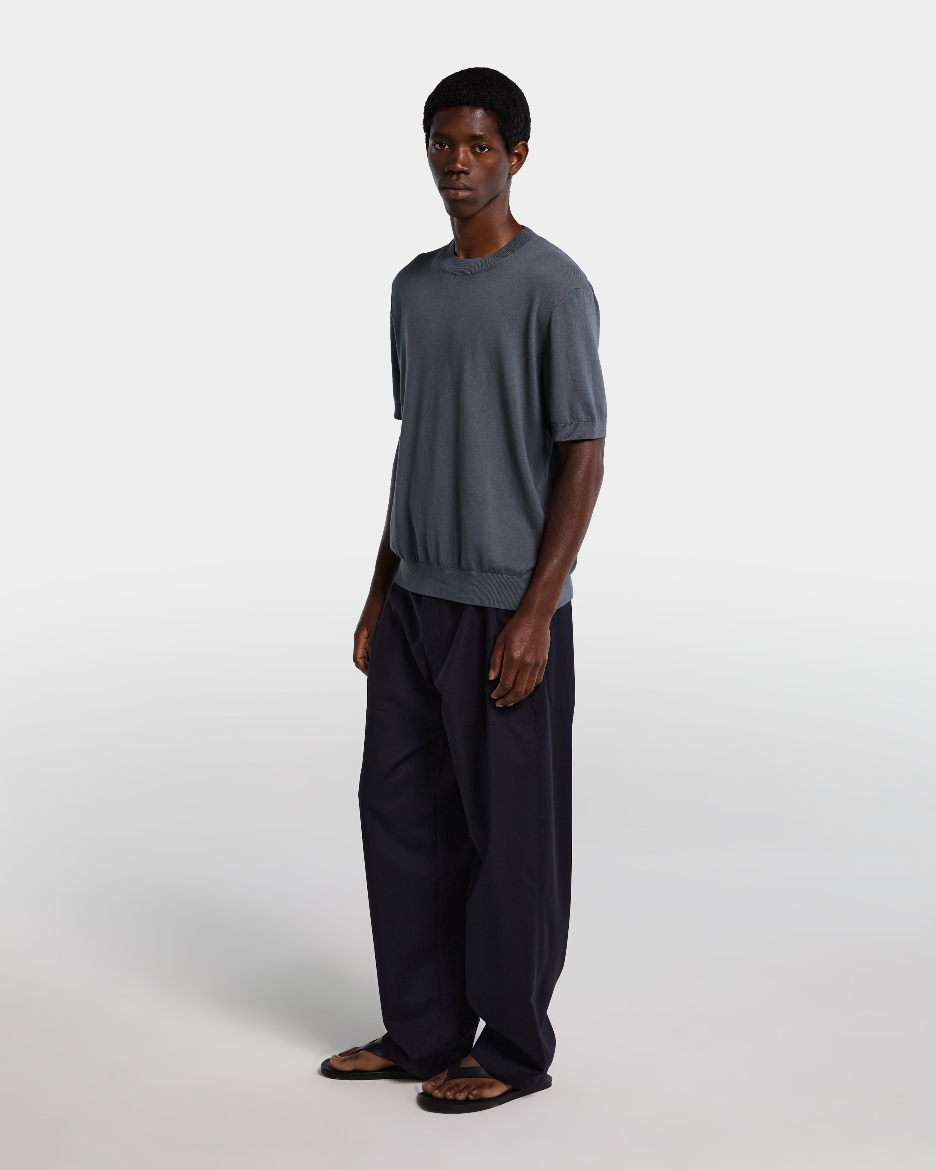 Pantalone in frescolana blu navy con vita regolabile